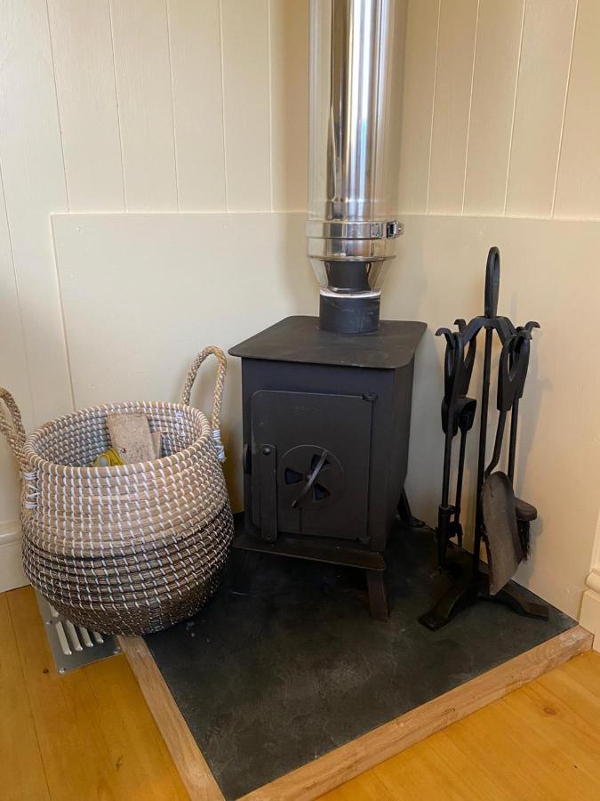 The Baytree Shepherds Hut Villa Стоунхаус Екстериор снимка